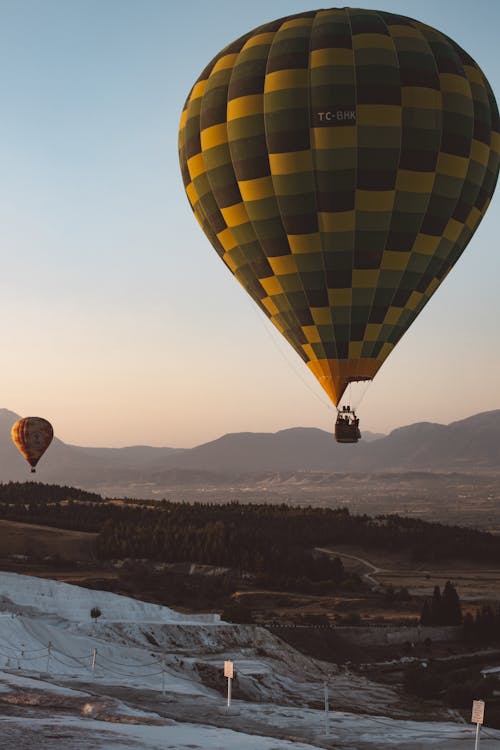 Gratis stockfoto met berg, heteluchtballon, kalkoen