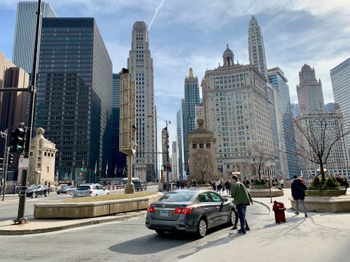 Gratis stockfoto met bewegende auto's, binnenstad, downtown chicago