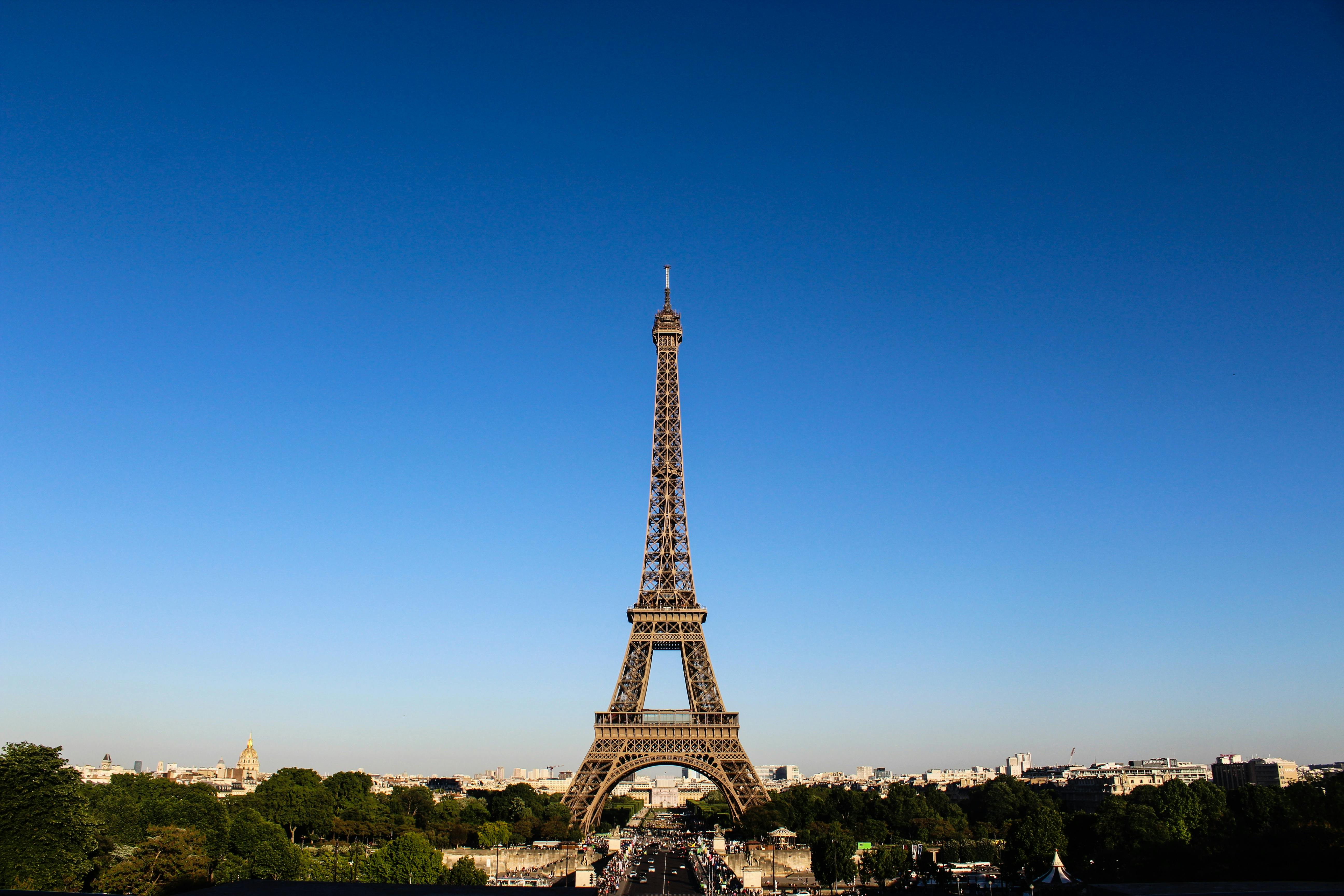 Download this stock image: Paris, France. 23/06/2022, A model