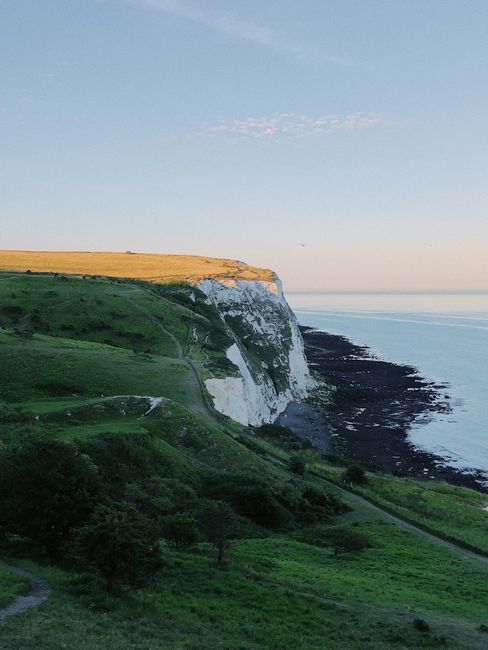 Explore the breathtaking coastal cliffs of Saint Margaret's at Cliffe, England. A perfect nature escape.