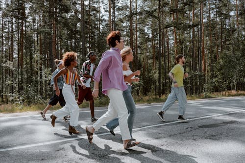 Základová fotografie zdarma na téma asfaltová silnice, běhání, lidé