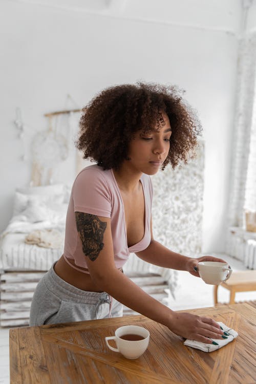 Základová fotografie zdarma na téma afro, afroameričanka, apartmán