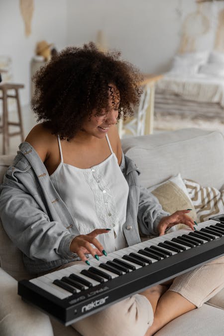 How do you whiten the yellow keys on a digital piano?