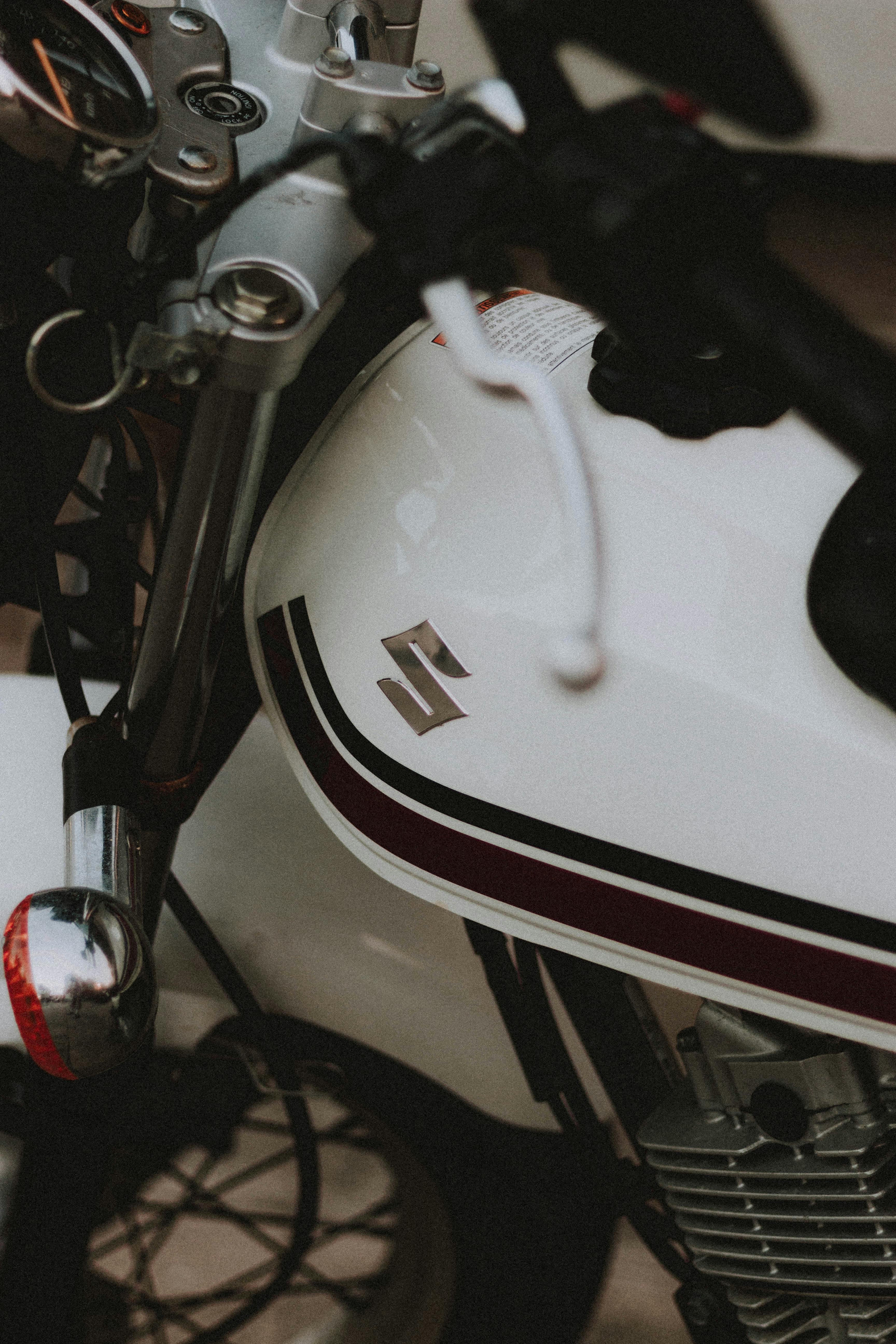 Suzuki motorcycle for sale in Albania: Buying Rules, Costs and Market Guide