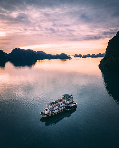 Kostenloses Stock Foto zu bucht, dämmerung, drohne erschossen