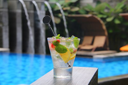 Refreshing Lemon Mojito in Clear Glass