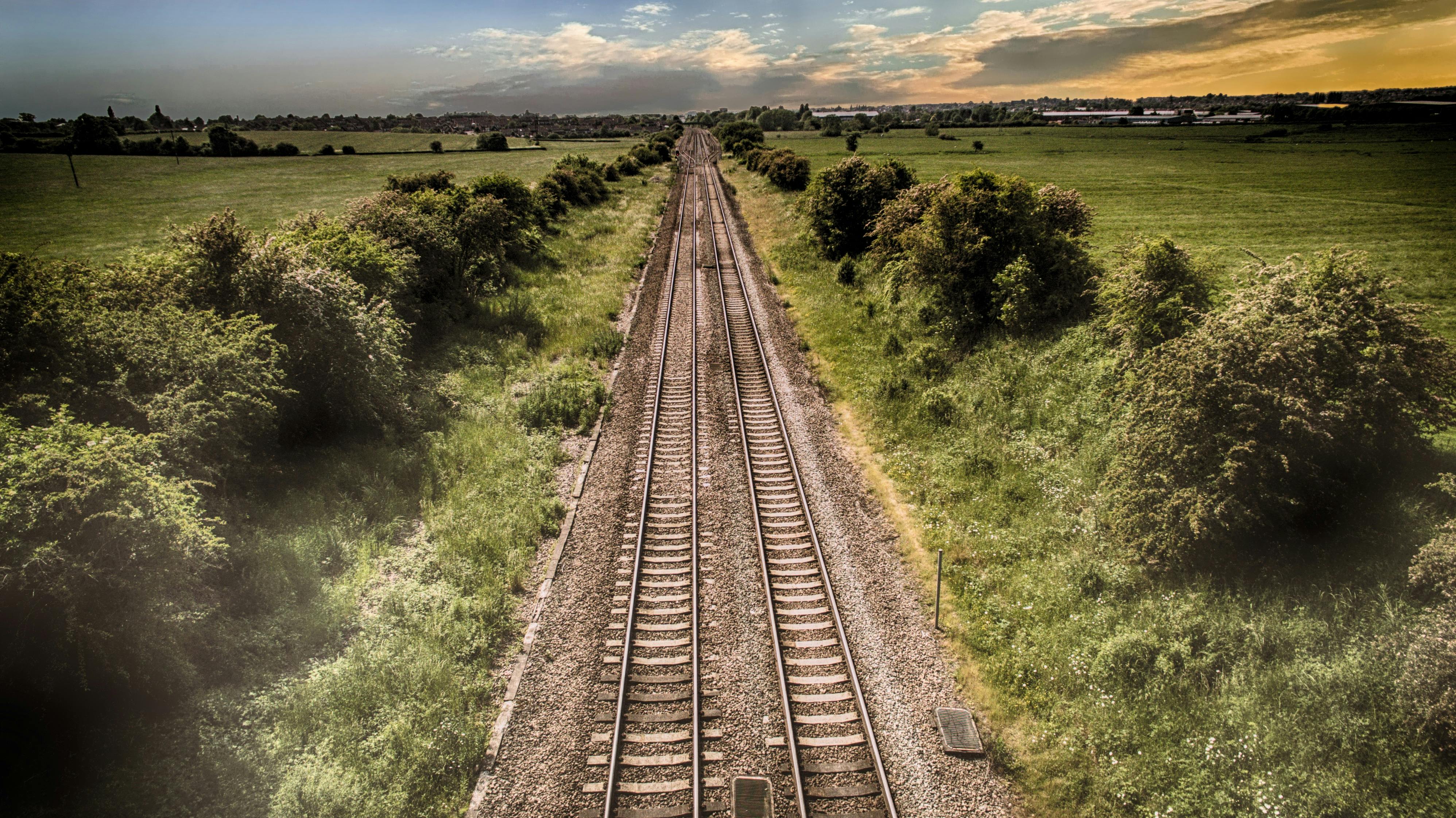 Railway Track Photos, Download The BEST Free Railway Track Stock Photos &  HD Images