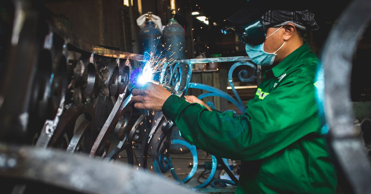 Hangar métallique : fabrication française et critères de choix en 2026