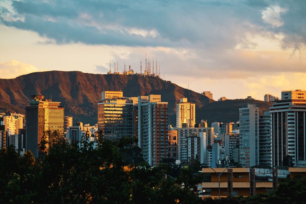 Previsão do tempo Belo Horizonte: calor, chuva e alertas