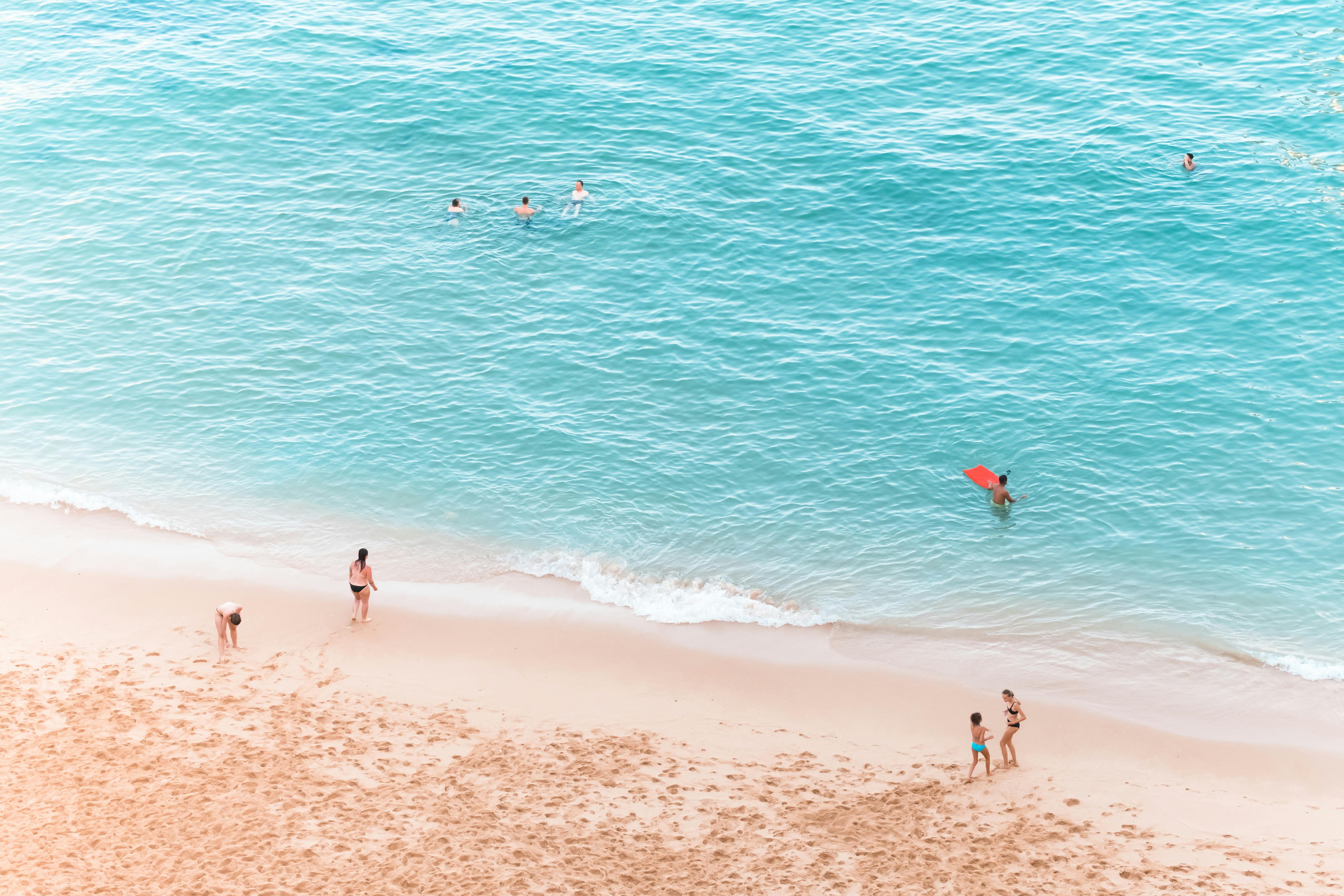 People at the Beach During Summer · Free Stock Photo, image size:1125x750