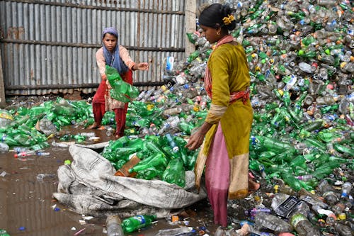 Photos gratuites de bouteilles en plastique, détritus, déverser