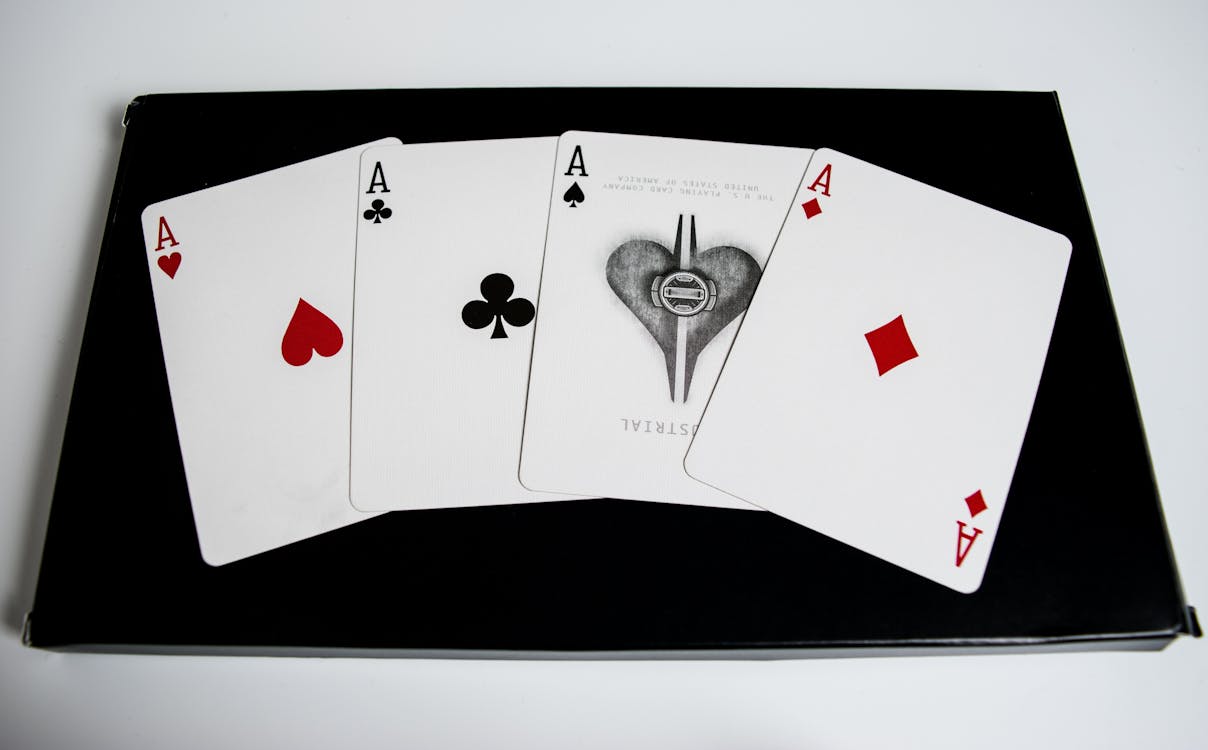 Quatro Cartas De Jogo Ace