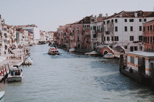 Foto d'estoc gratuïta de barques, canal, edificis