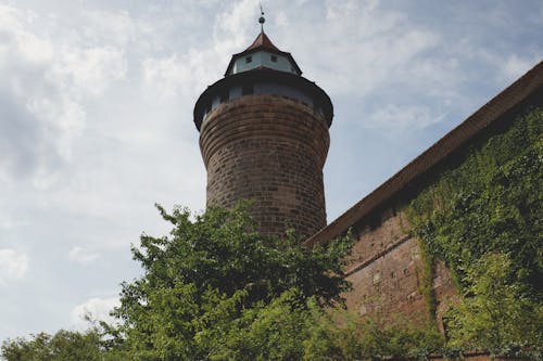 Foto profissional grátis de castelo, céu, torre