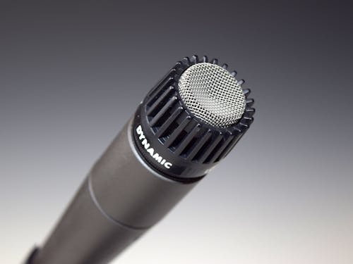 Mikrofon Logam Dinamis Perak Dan Hitam