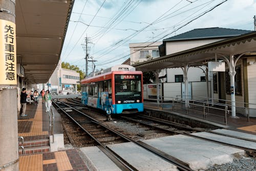 Foto stok gratis kendaraan umum, kereta penumpang, kota