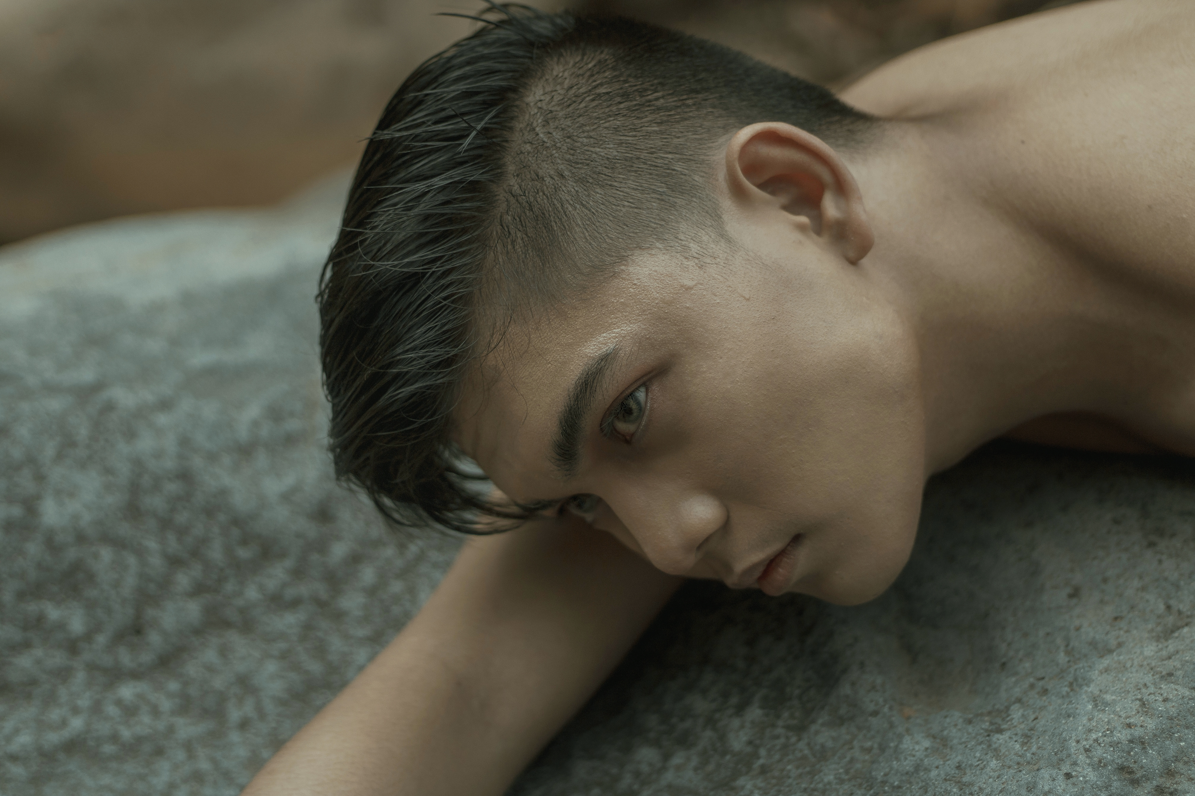 Undercut Fade with High Volume: 