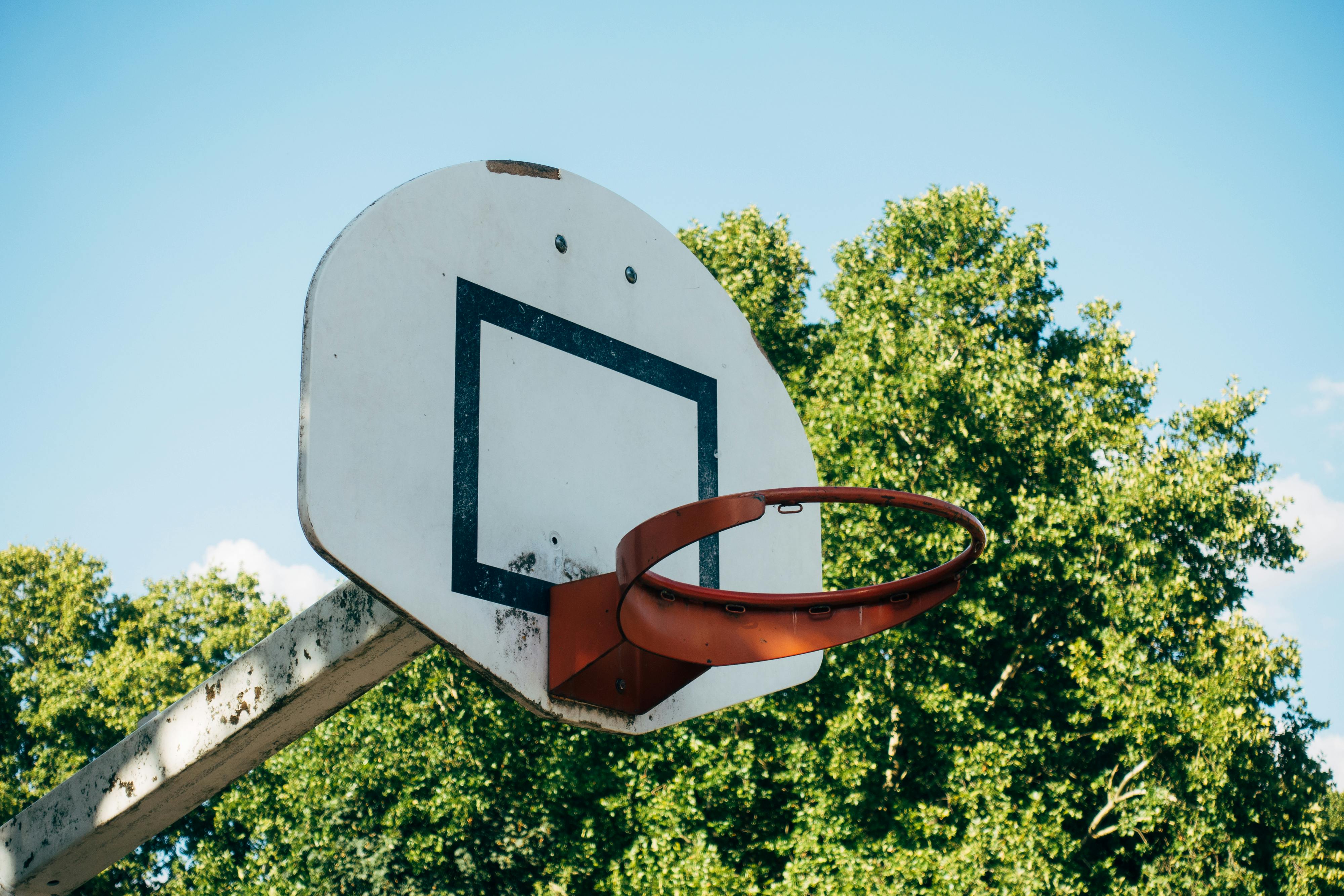 Red Basketball Rim · Free Stock Photo