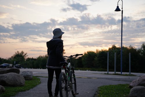 Gratis lagerfoto af cykel, person, solnedgang