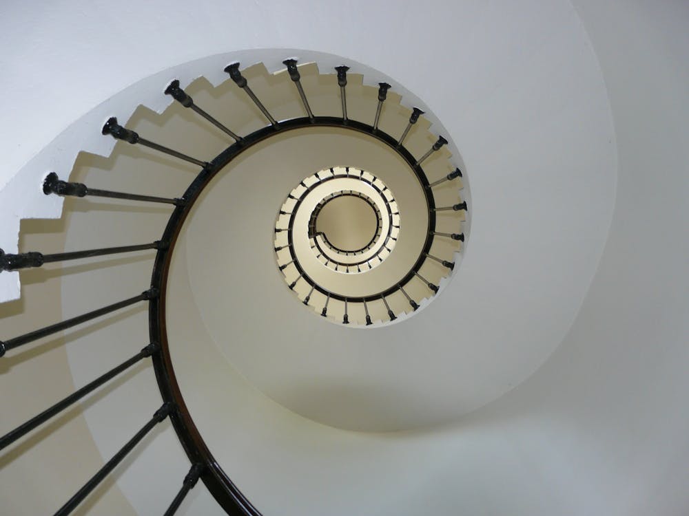 Kostnadsfria Kostnadsfri bild av spiraltrappa, trappa Stock foto