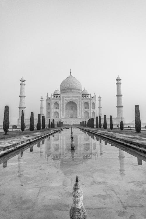 Free Grayscale Photo of Taj Mahal Stock Photo