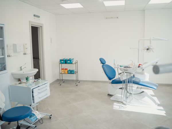 Bright hygienic dental clinic interior in Ranikuthi South Kolkata
