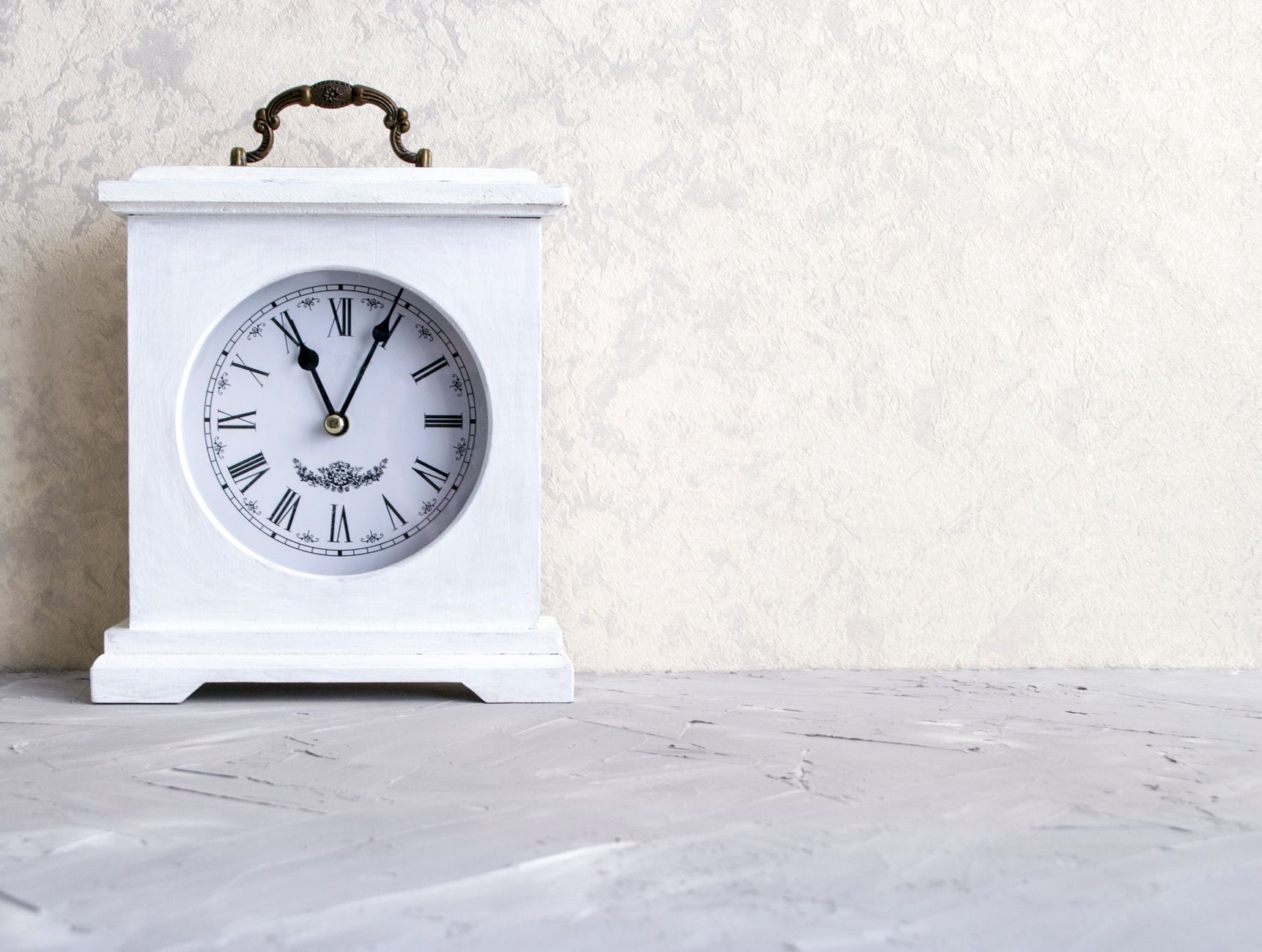 The mantelpiece clock