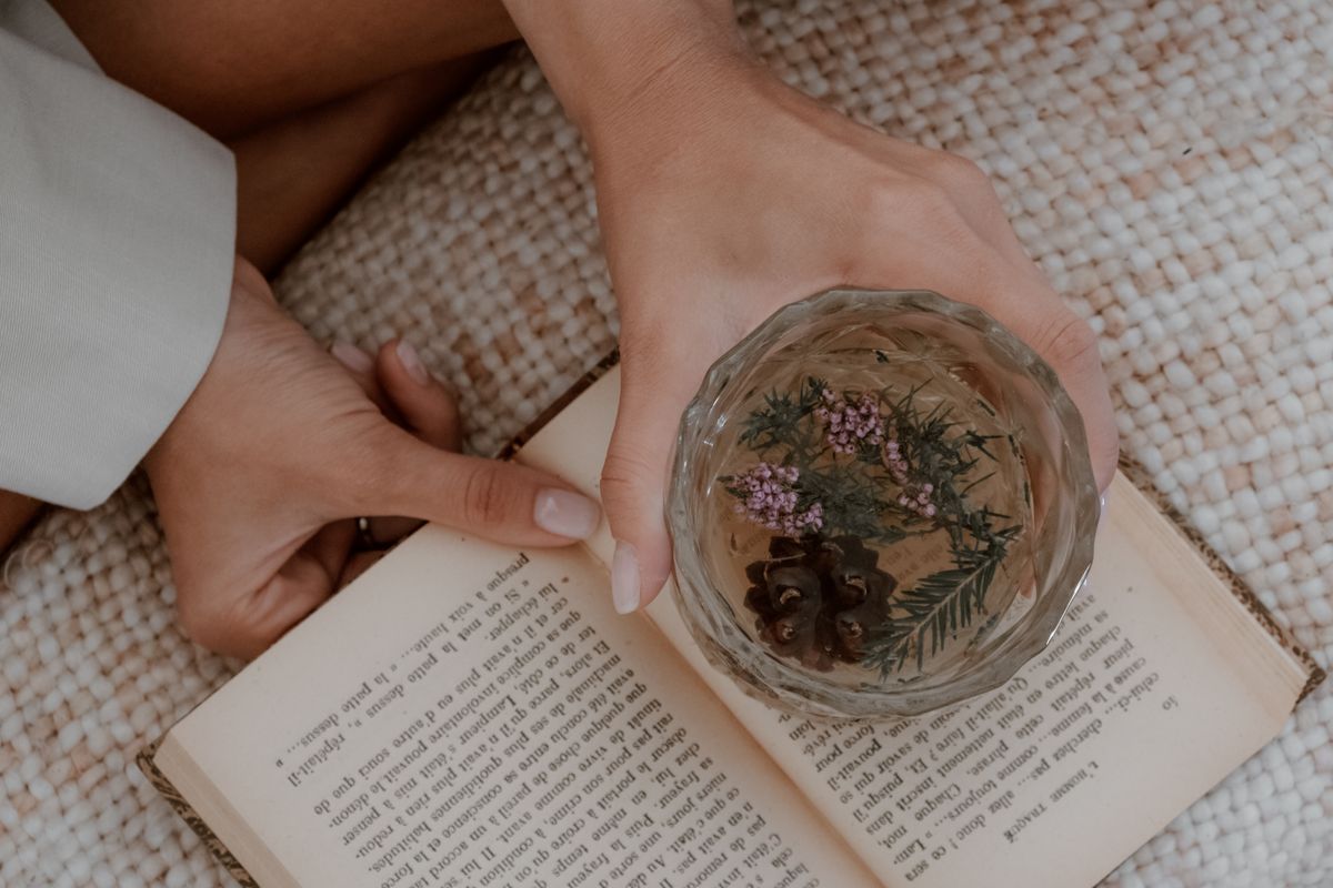 Tisane du soir : les 7 meilleures plantes - Se relaxer grâce à la camomille