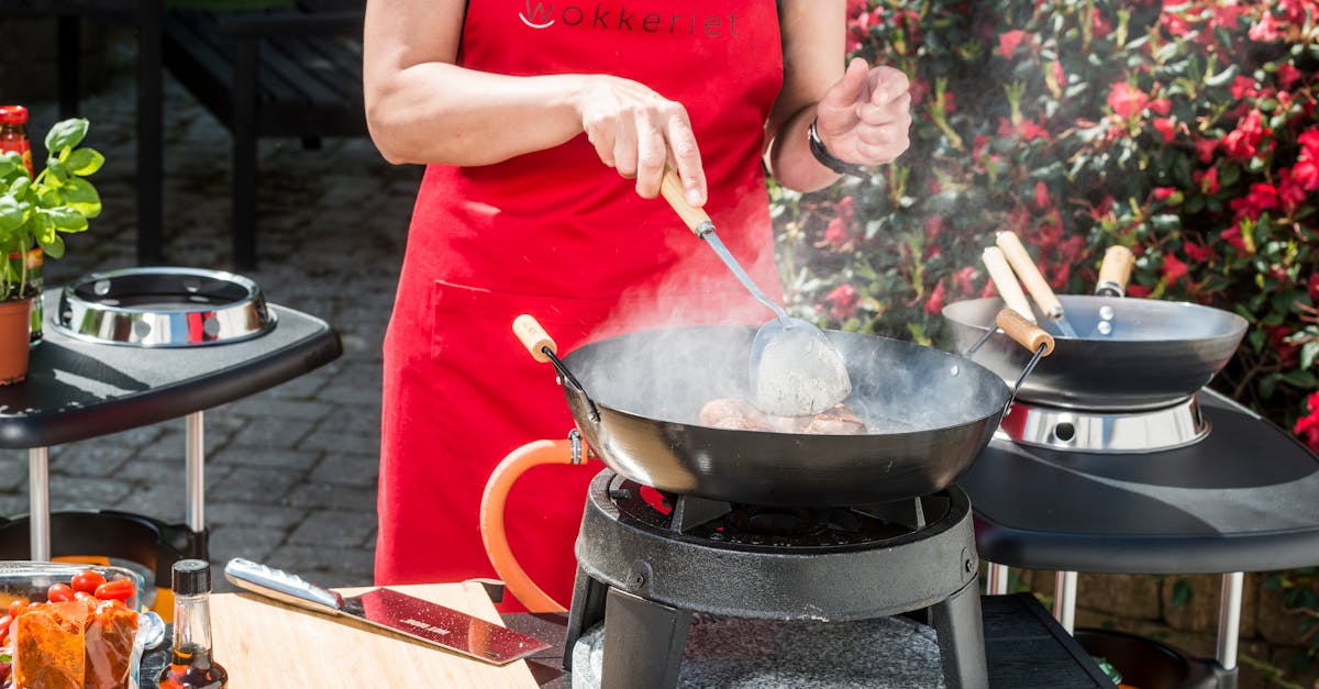 How to season wok on induction stove