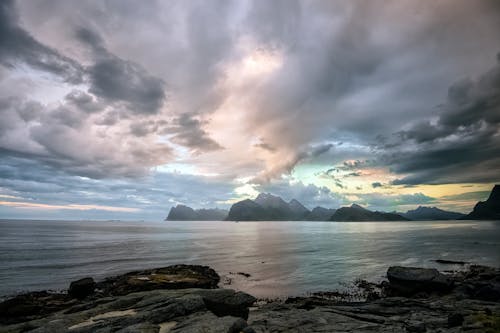 Foto profissional grátis de água, cênico, céu nublado