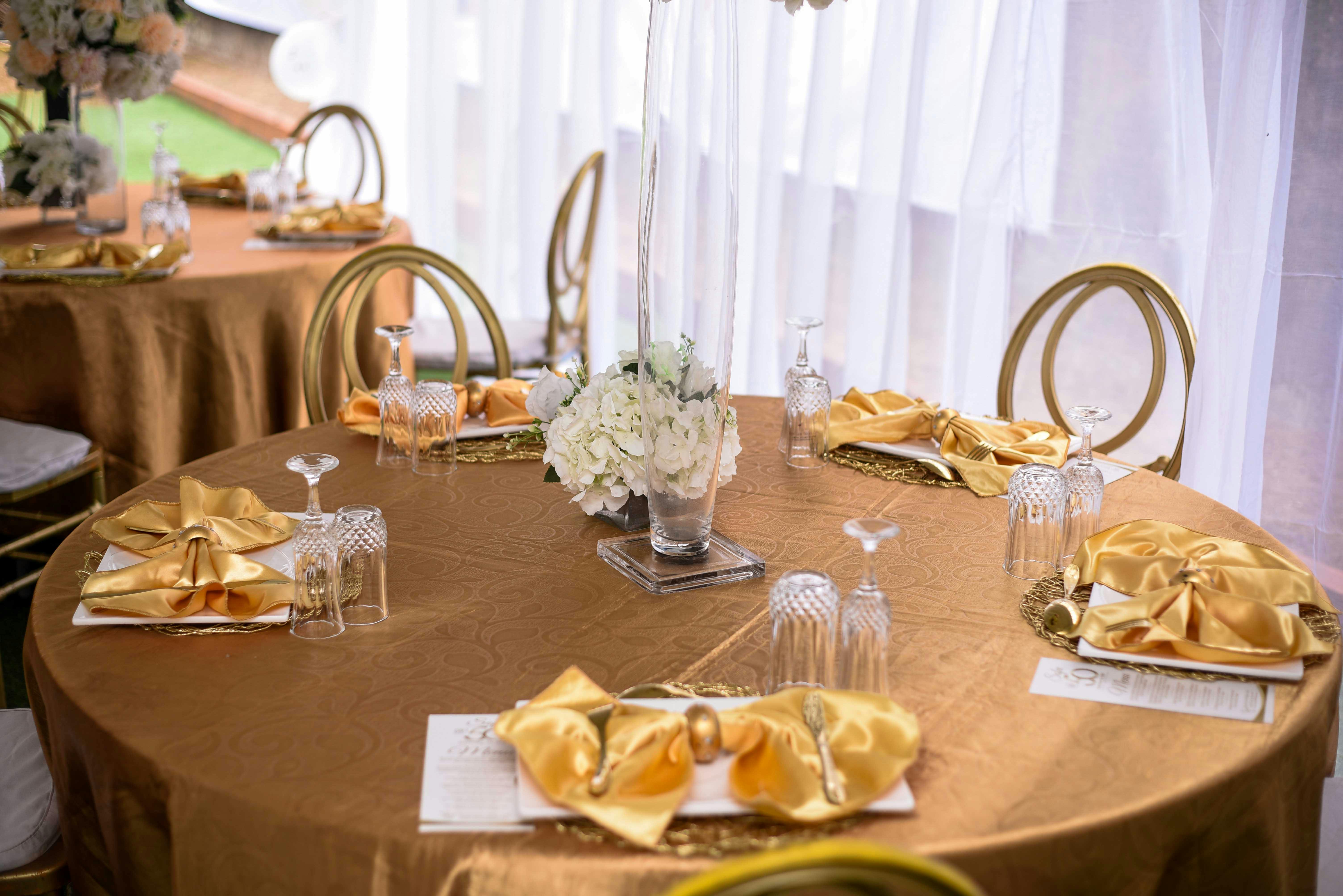Gold Table Setting · Free Stock Photo