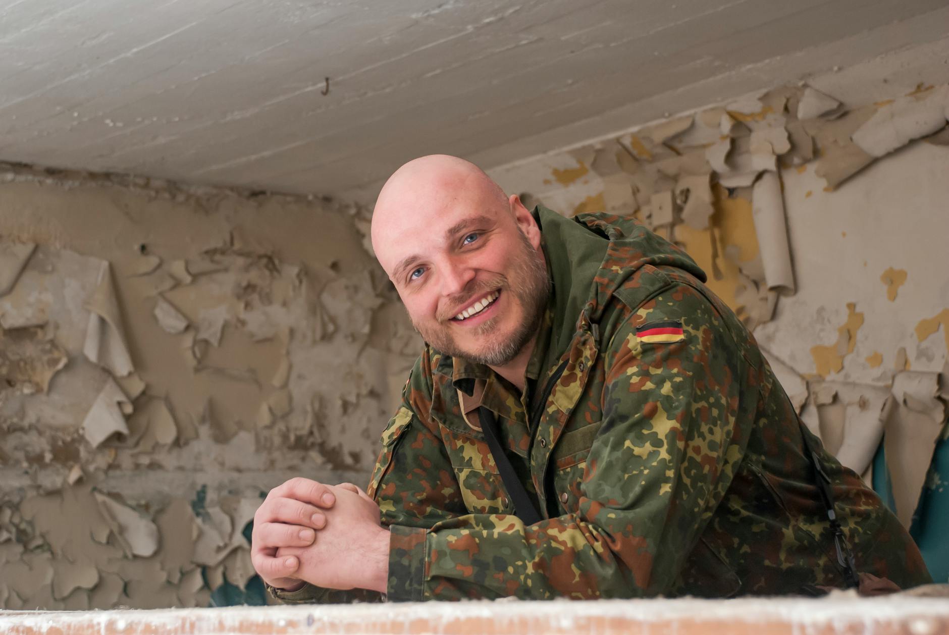 Vo vnútri denných videobrifingov Donalda Trumpa o vojne v Iráne