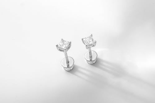 Free Close-Up Shot of Diamond Earrings Stock Photo