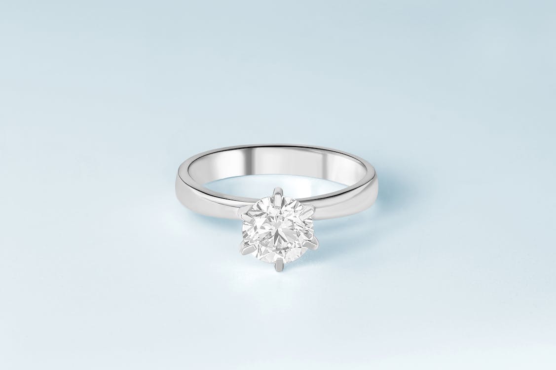 Free Close-Up Shot of Diamond Ring Stock Photo