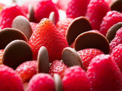 Gratis stockfoto met aardbeien, chocolade, detailopname
