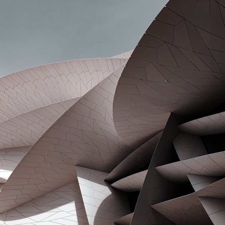 Edifício Moderno Futurista Com Detalhes Incomuns