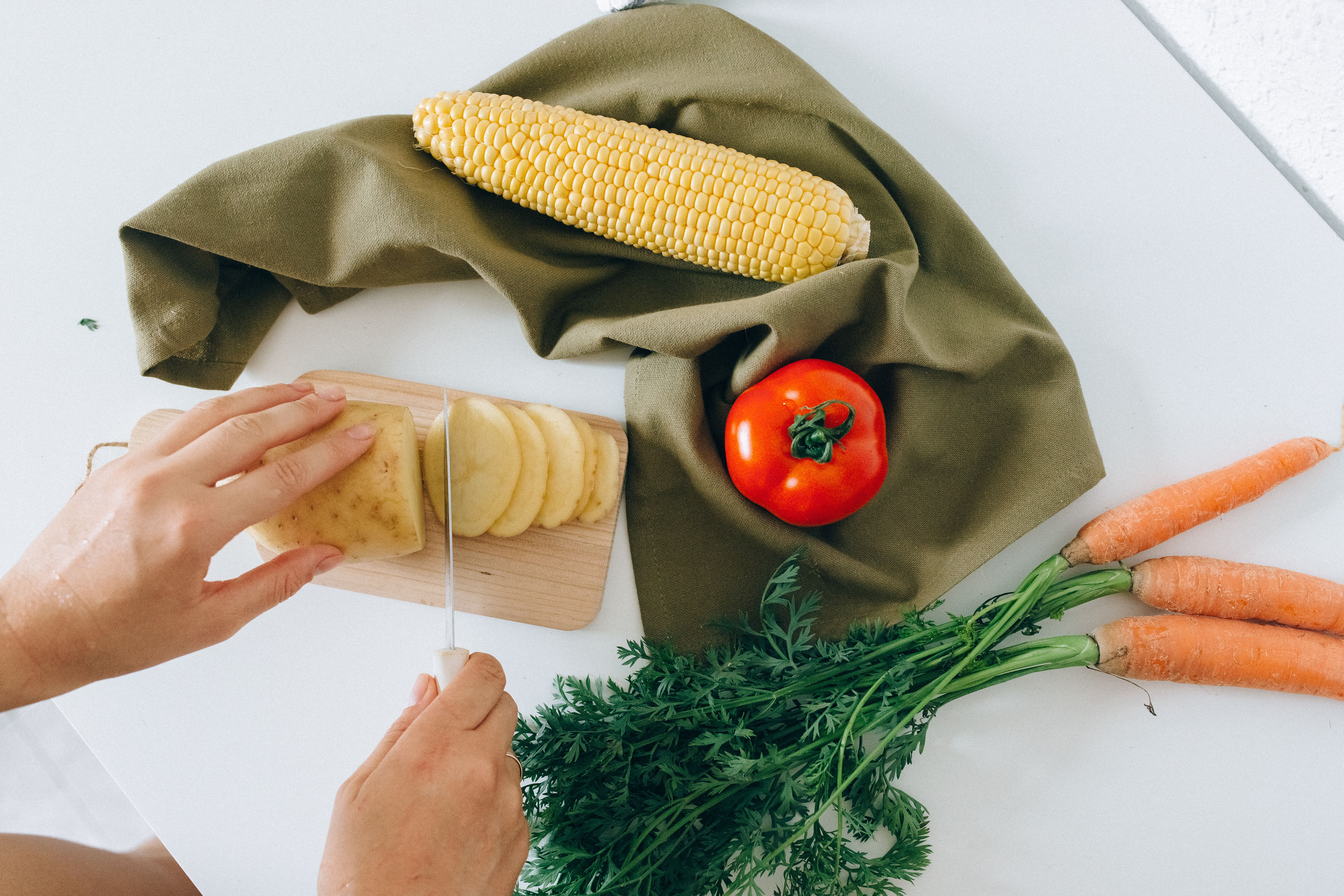 Best Vegetable Choppers 2026: Manual, Electric & Mandoline