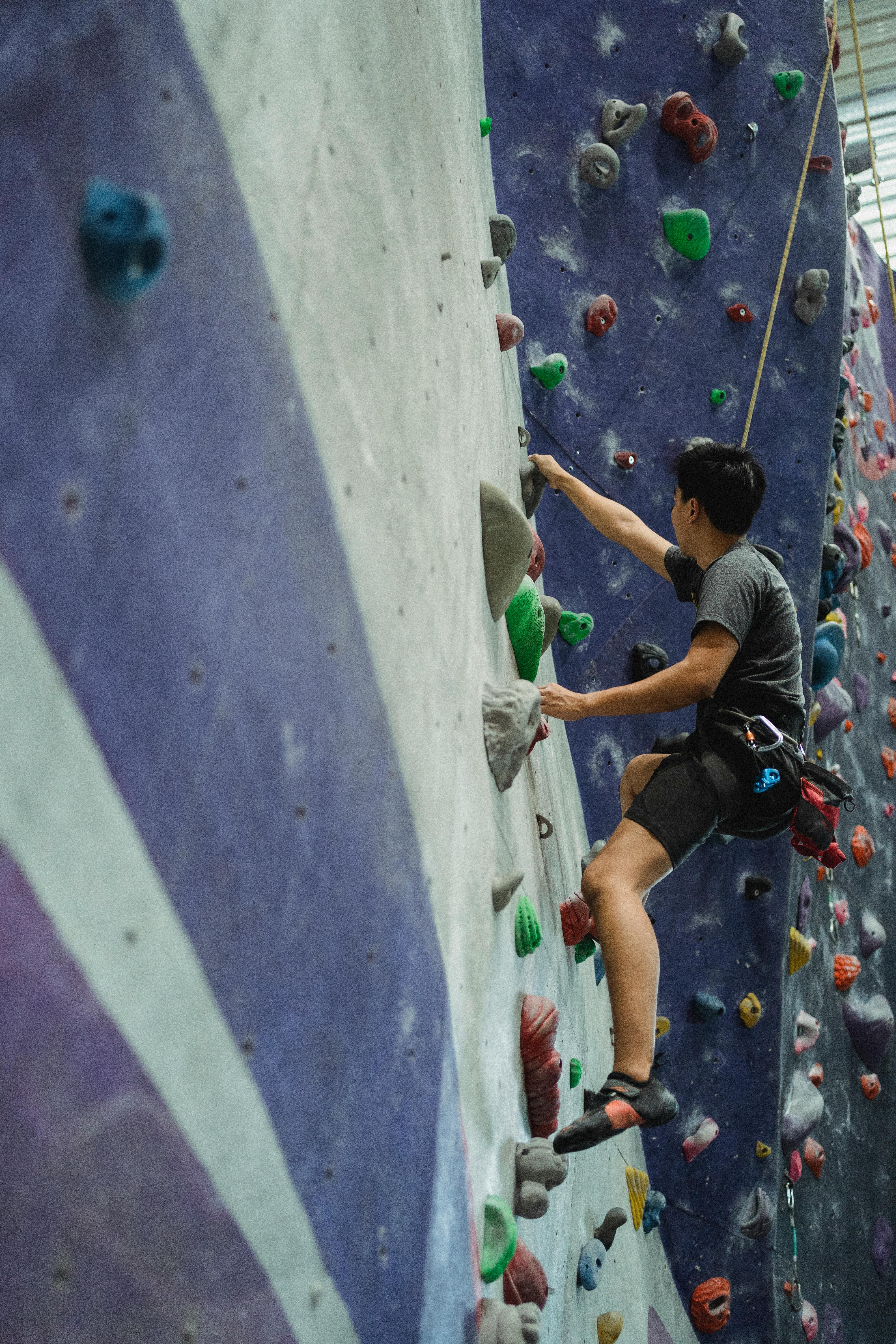 What height of males live the longest?