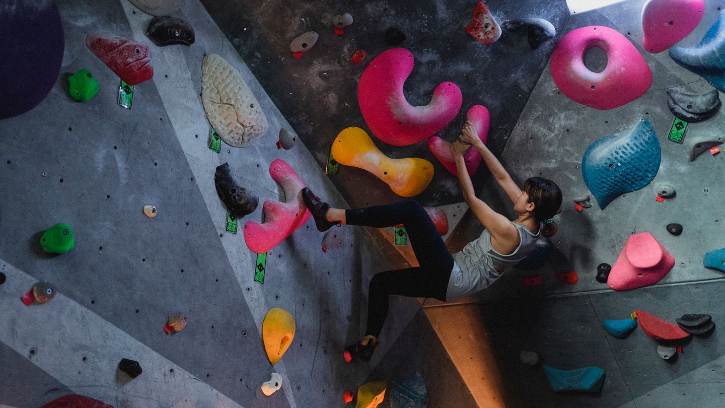 Escalade et bouldering : pourquoi juin 2026 est le moment de se lancer
