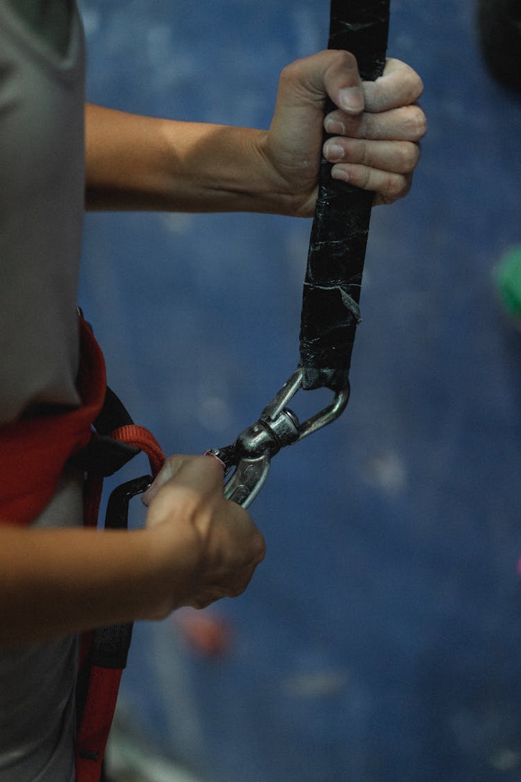 Crop Climber Fastening Safety Belt Before Training