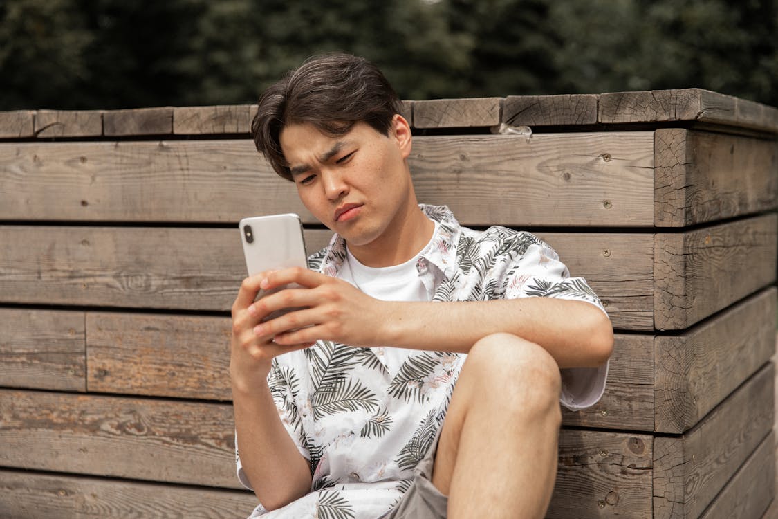 you are busy chatting with other men you are busy chatting with other men