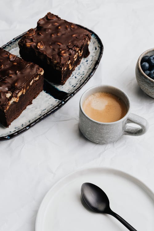 Foto profissional grátis de alimento, bolo, café