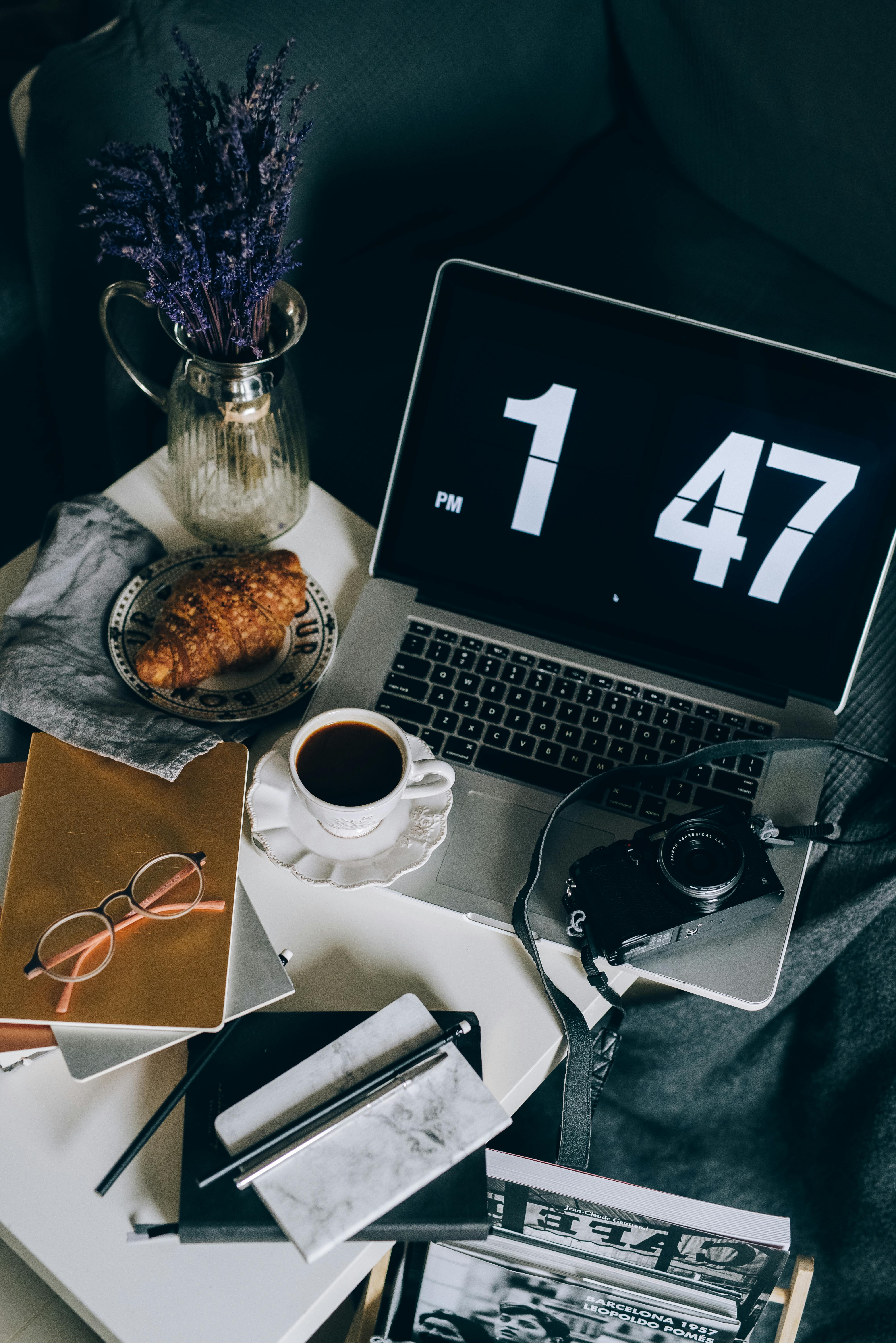 How To Find Recurring Freelance Work: Proven Tips That Work 7 How to Pitch Effectively and Win Recurring Freelance Clients Every Time