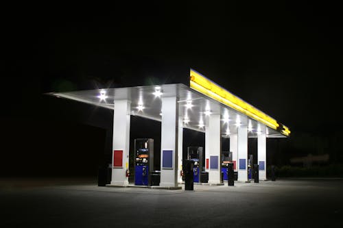 Ilmainen kuvapankkikuva tunnisteilla bensa-asema, yö