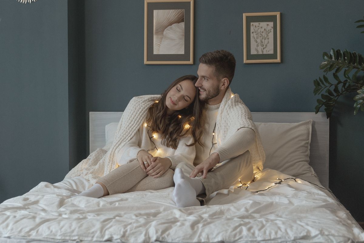 Cuffing Season 2026: The Ultimate Guide to Winter Dating