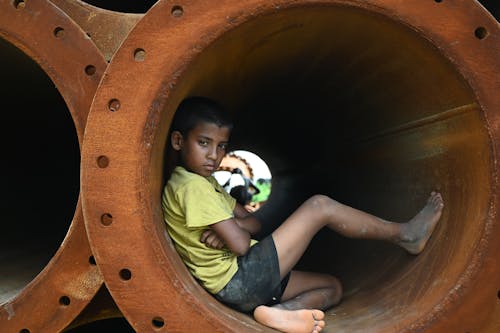 Foto profissional grátis de bangladesh, criança, descalço