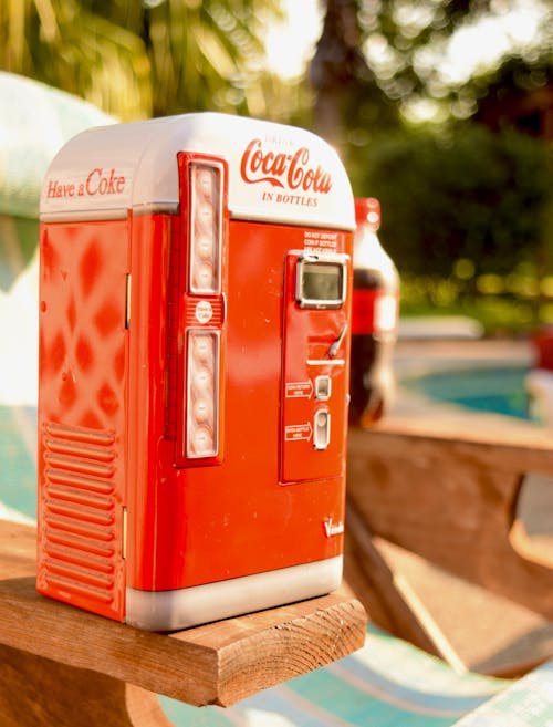 Kostnadsfri bild av coca-cola v39-varuautomat, känd, kolsyrad dryck