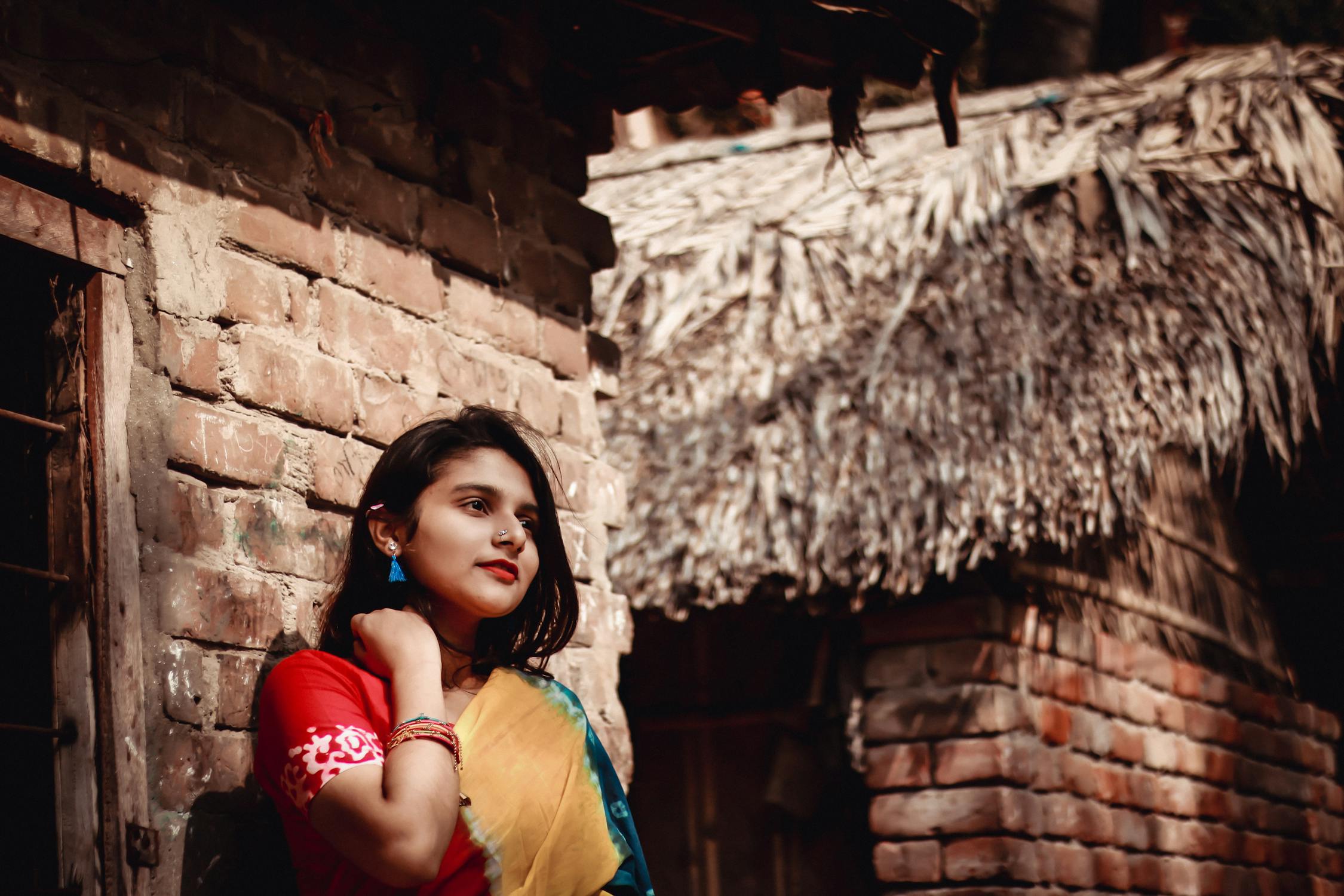 Indian Lady Photo by Azraq Al Rezoan  from Pexels: https://www.pexels.com/photo/young-indian-woman-in-traditional-bright-sari-5392783/