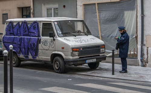 Fotos de stock gratuitas de aparcamiento, borde del camino, camioneta