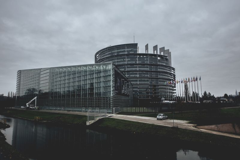 Zgrada Europskog parlamenta u Strasbourgu tijekom zasjedanja